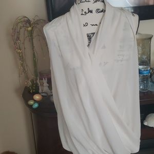 Sleeveless blouse. Loft. Sz large. Great forsummer